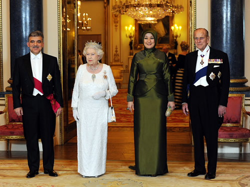 Cumhurbaşkanı Gül ve Bayan Gül Onuruna Buckingham Sarayı'nda Akşam Yemeği